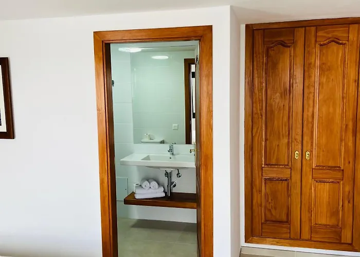 Hotel-finca Rural Jose Manuel 28pax * San Bartolomé