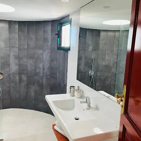 Hotel-finca Rural Jose Manuel 28pax * San Bartolomé