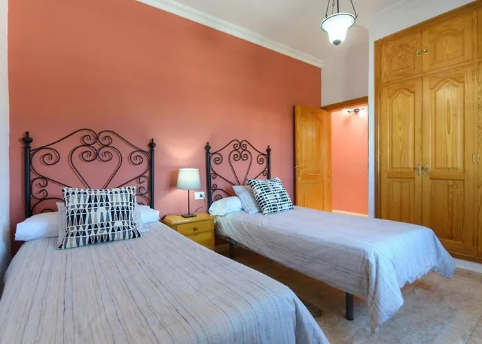 Hotel-finca Rural José Manuel 28pax * San Bartolomé