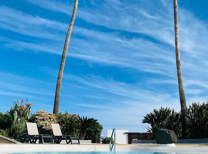 Hotel-finca Rural José Manuel 28pax * San Bartolomé